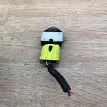 89831 02060   Airbag deployment crash/impact sensor Toyota Auris 150
