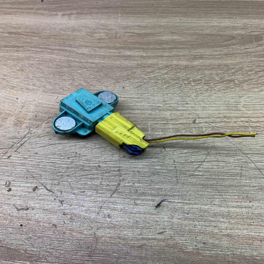 4F0955557   Airbag deployment crash/impact sensor Audi A6 S6 C6 4F