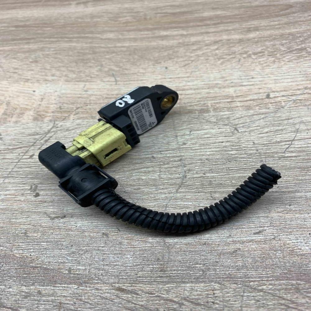 8651A002 Used  Airbag deployment crash/impact sensor Mitsubishi Outlander