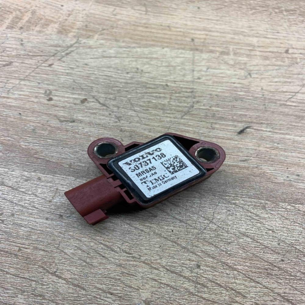 30737138 Unit  Airbag deployment crash/impact sensor Volvo C30