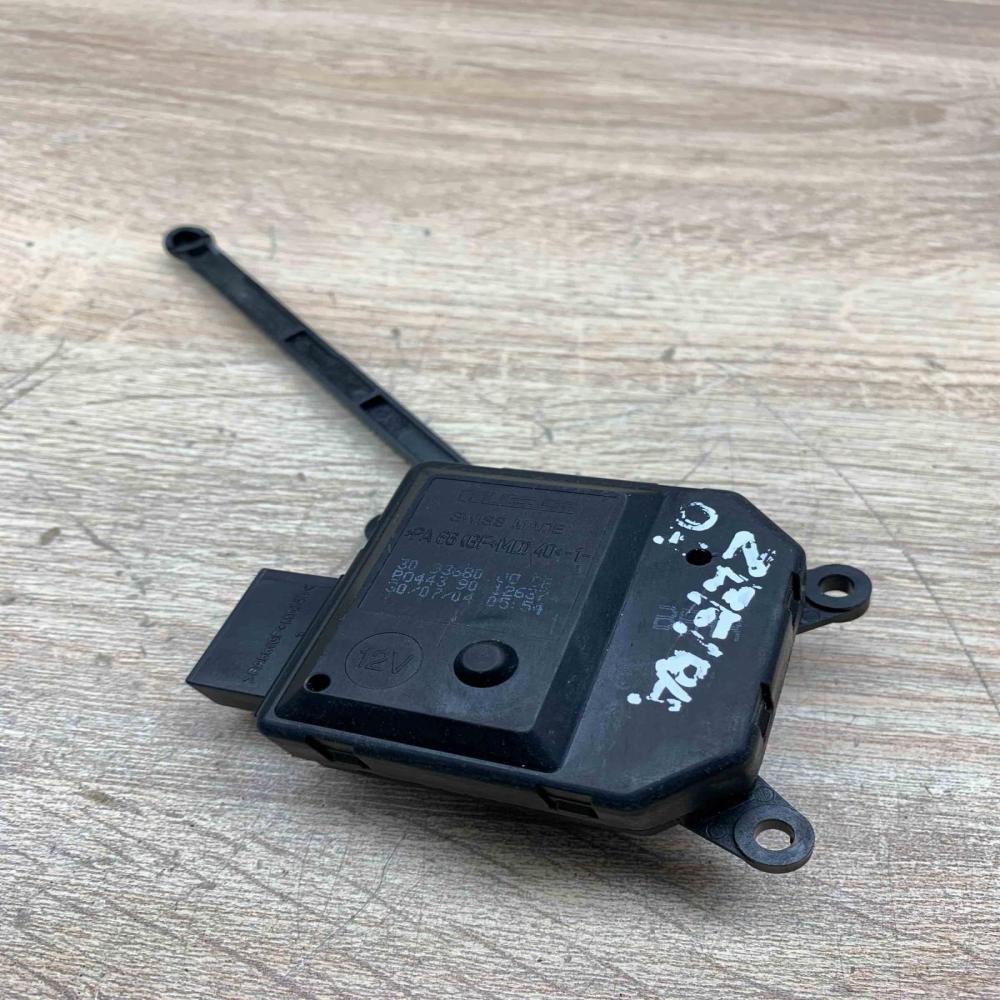 B0443 90 12637   Air flap motor/actuator Opel Zafira B