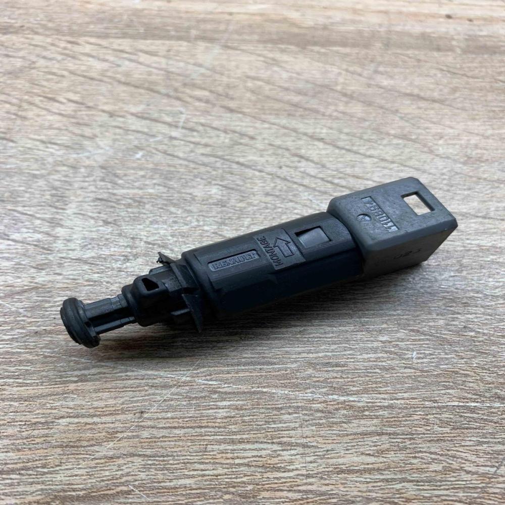 110894   Brake pedal sensor switch Renault Laguna II