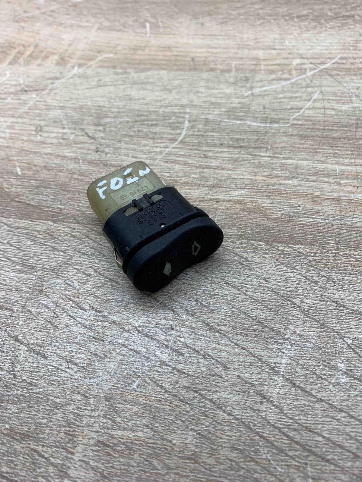 98AG 14529 CB   Electric window control switch Ford Mondeo Mk III