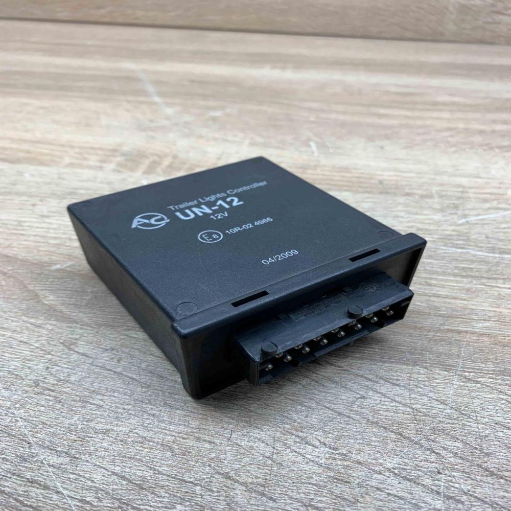 10R 024965   Tow bar trailer control unit/module BMW 5 E39
