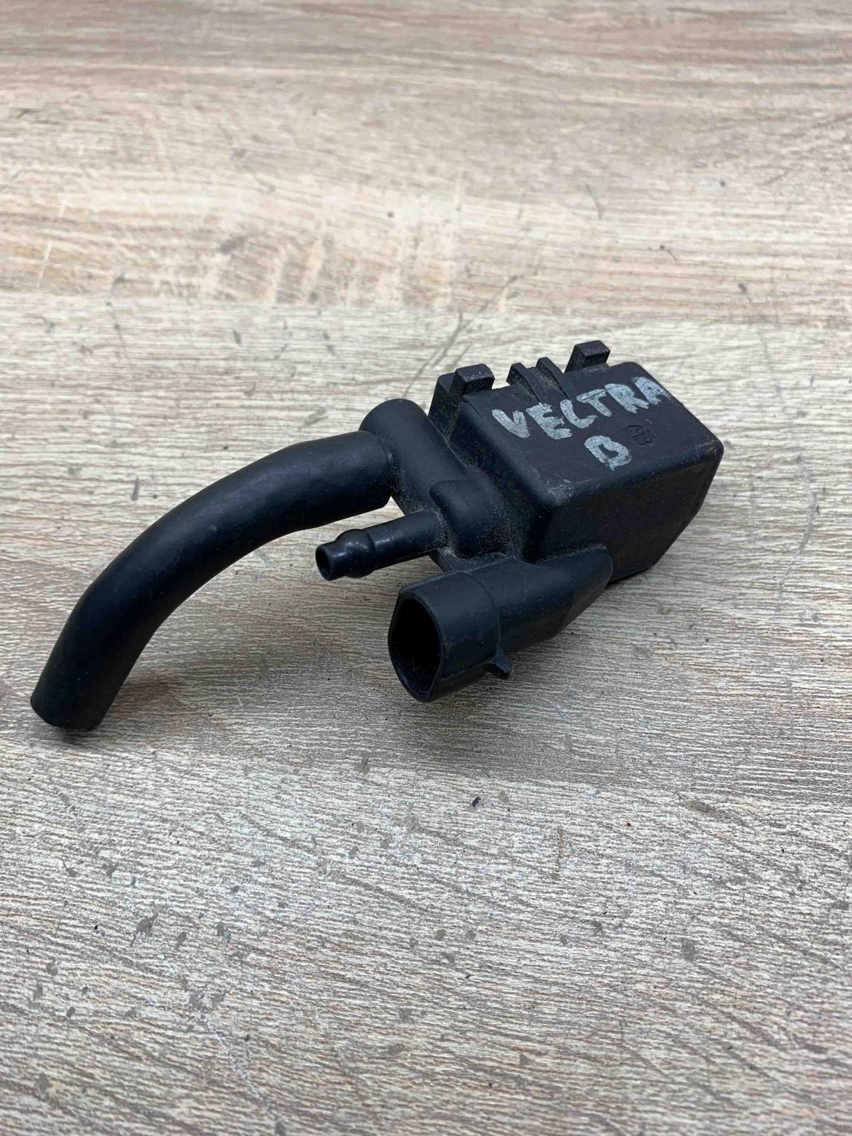 D215P2 Vacum  Vacuum valve Opel Vectra B