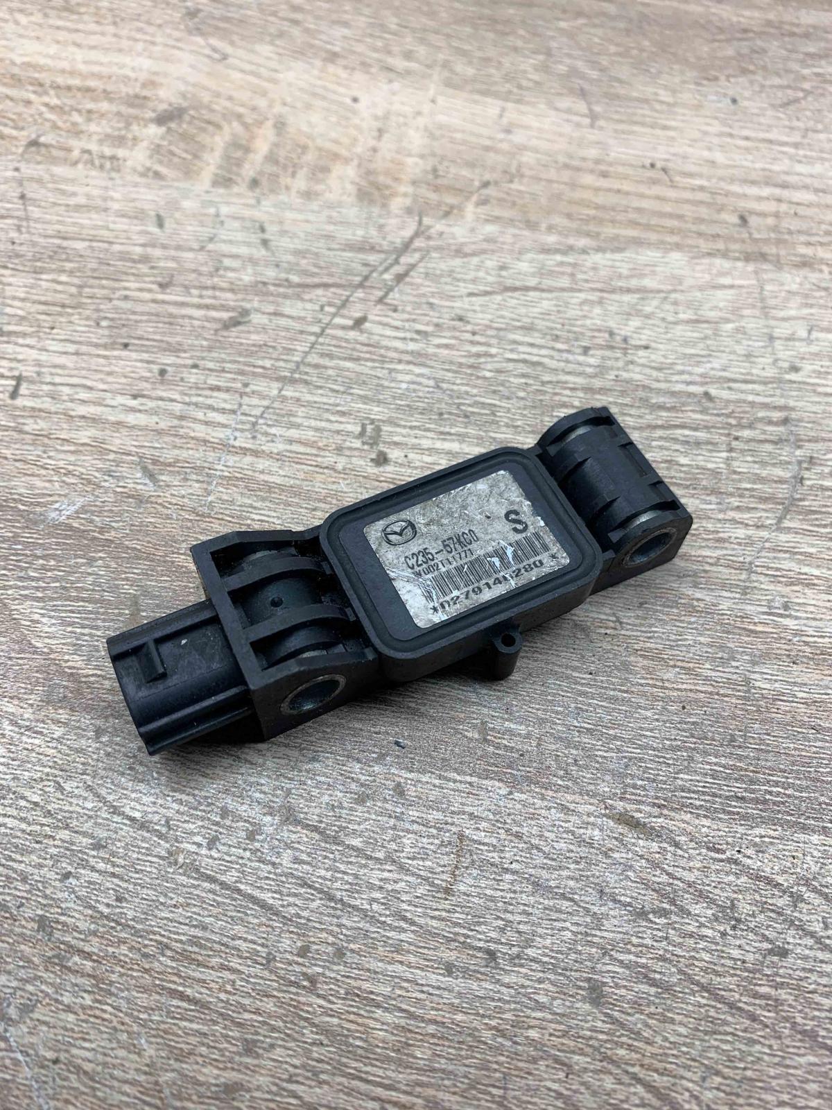 C235 57KC0 Unit  Airbag deployment crash/impact sensor Mazda 5