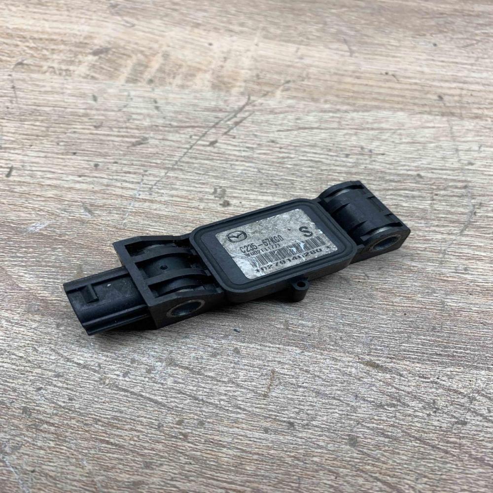 C235 57KC0 Unit  Airbag deployment crash/impact sensor Mazda 5