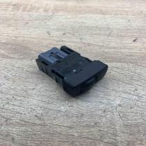 3919   Light switch Toyota Avensis T220