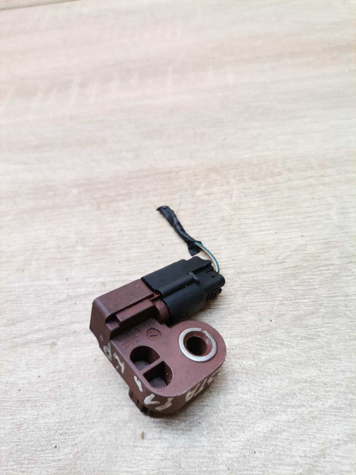 aa6t 14b342 ab   Airbag deployment crash/impact sensor Ford Fiesta