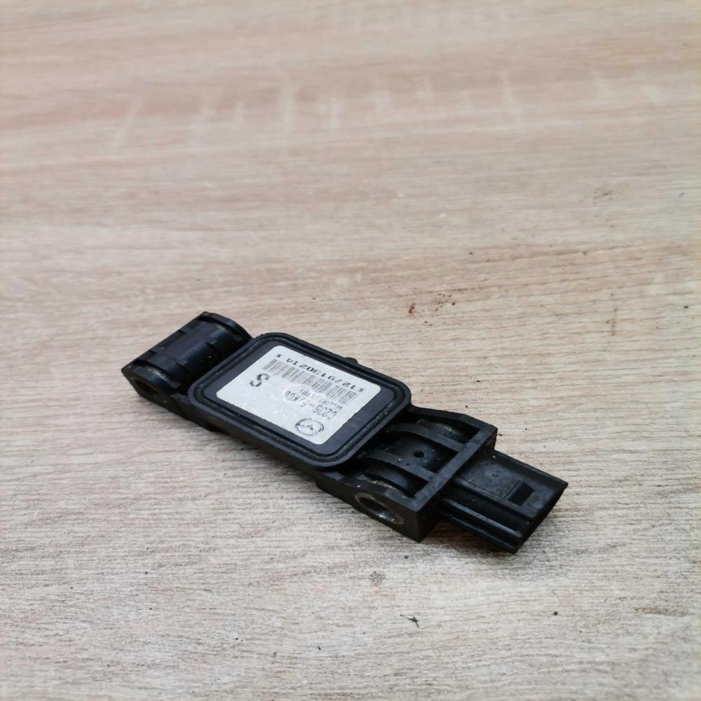 c235 57kc0   Airbag deployment crash/impact sensor Mazda 5