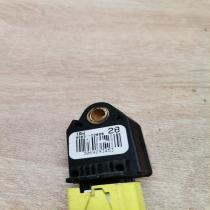 89831 02080   Airbag deployment crash/impact sensor Toyota Auris 150