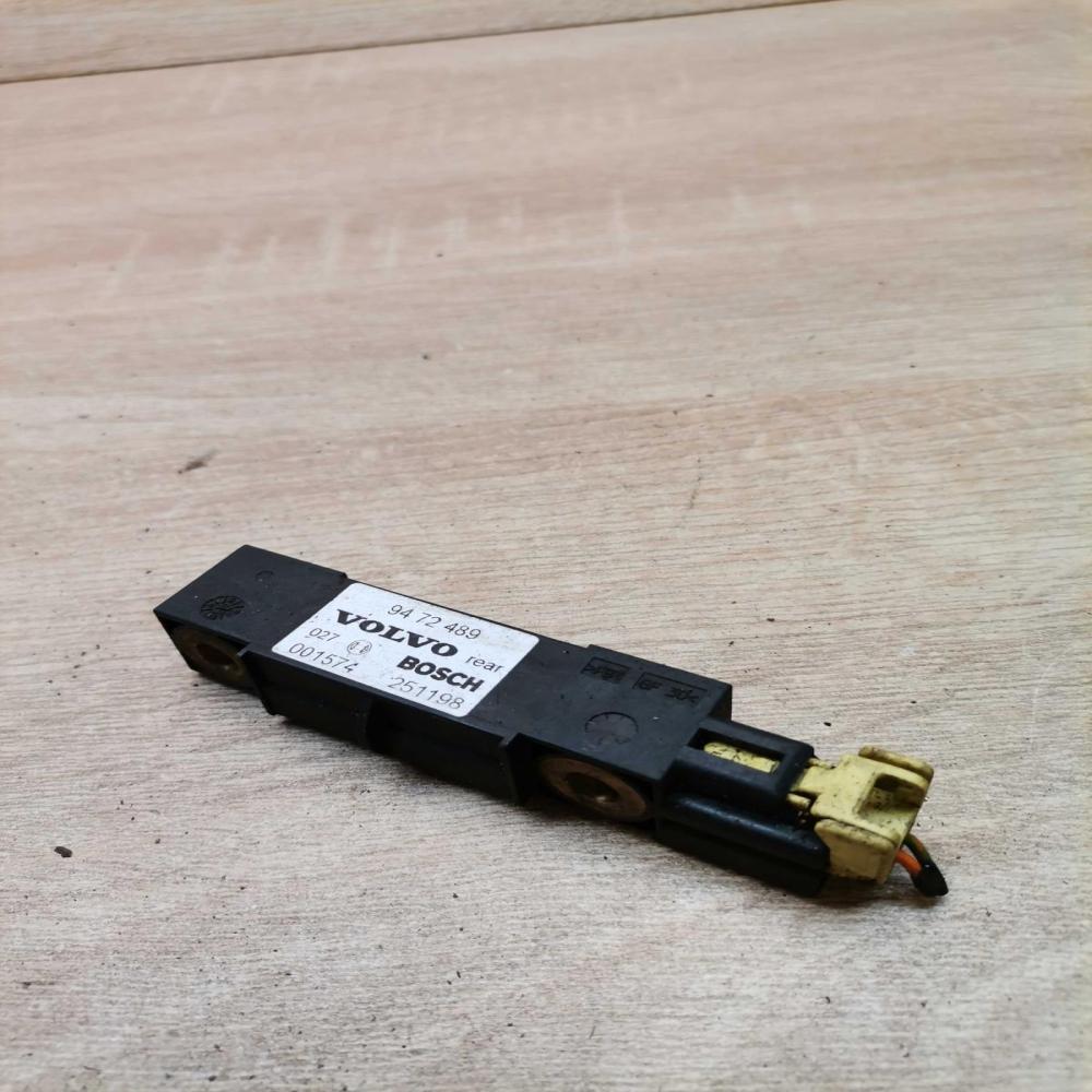 9472489 001574  Airbag deployment crash/impact sensor Volvo S80