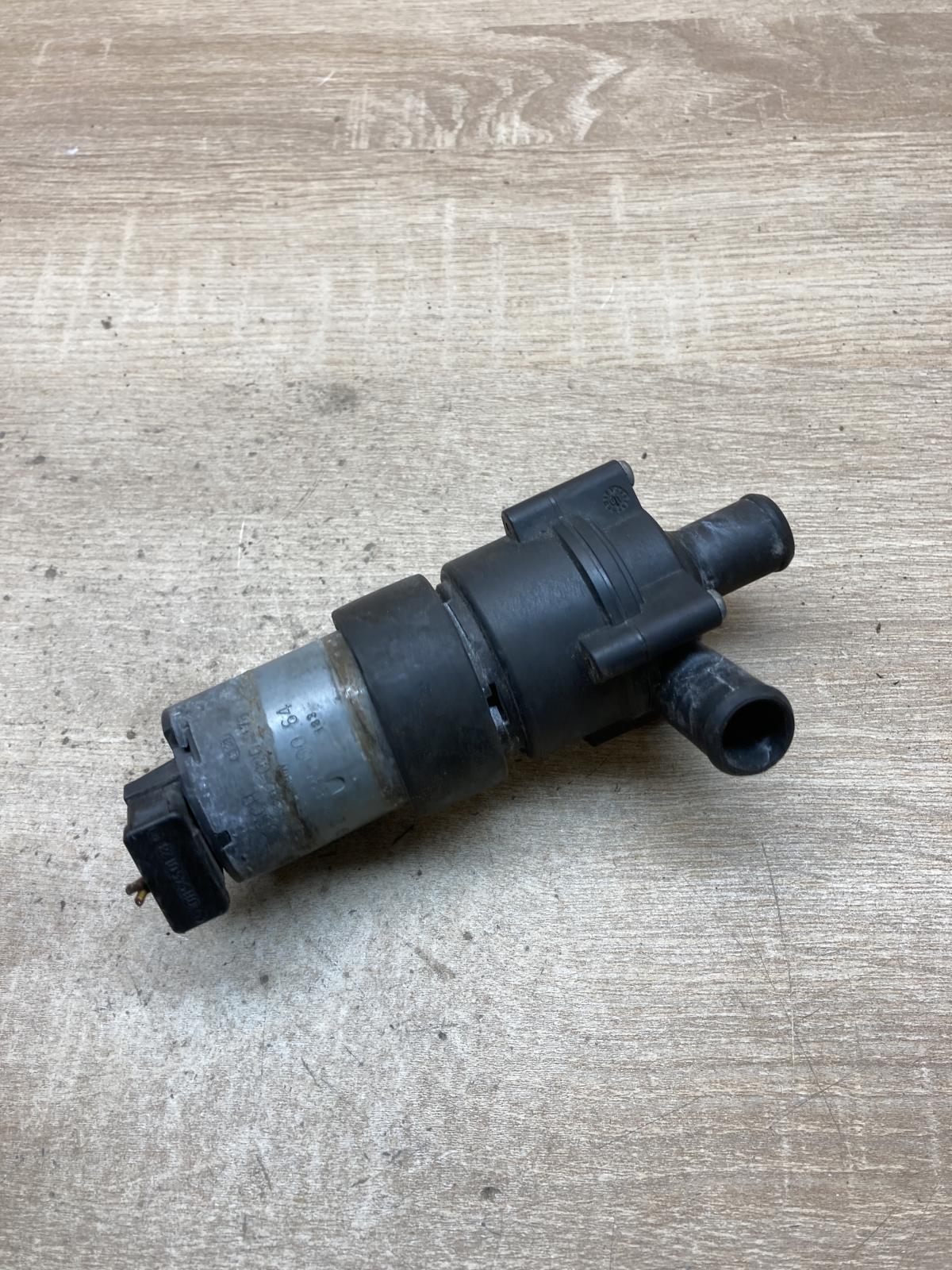 2038350064 0392020076  Electric auxiliary coolant/water pump Mercedes-Benz C W20