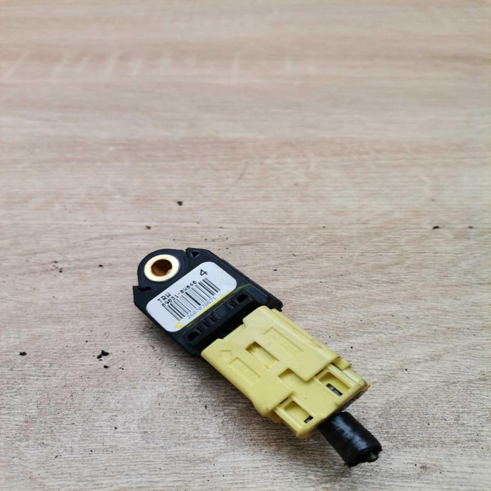 89831 0w040   Airbag deployment crash/impact sensor Lexus IS 220D-250-350