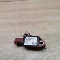 9206975   Airbag deployment crash/impact sensor Volvo V50