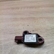 30737138   Airbag deployment crash/impact sensor Volvo C70