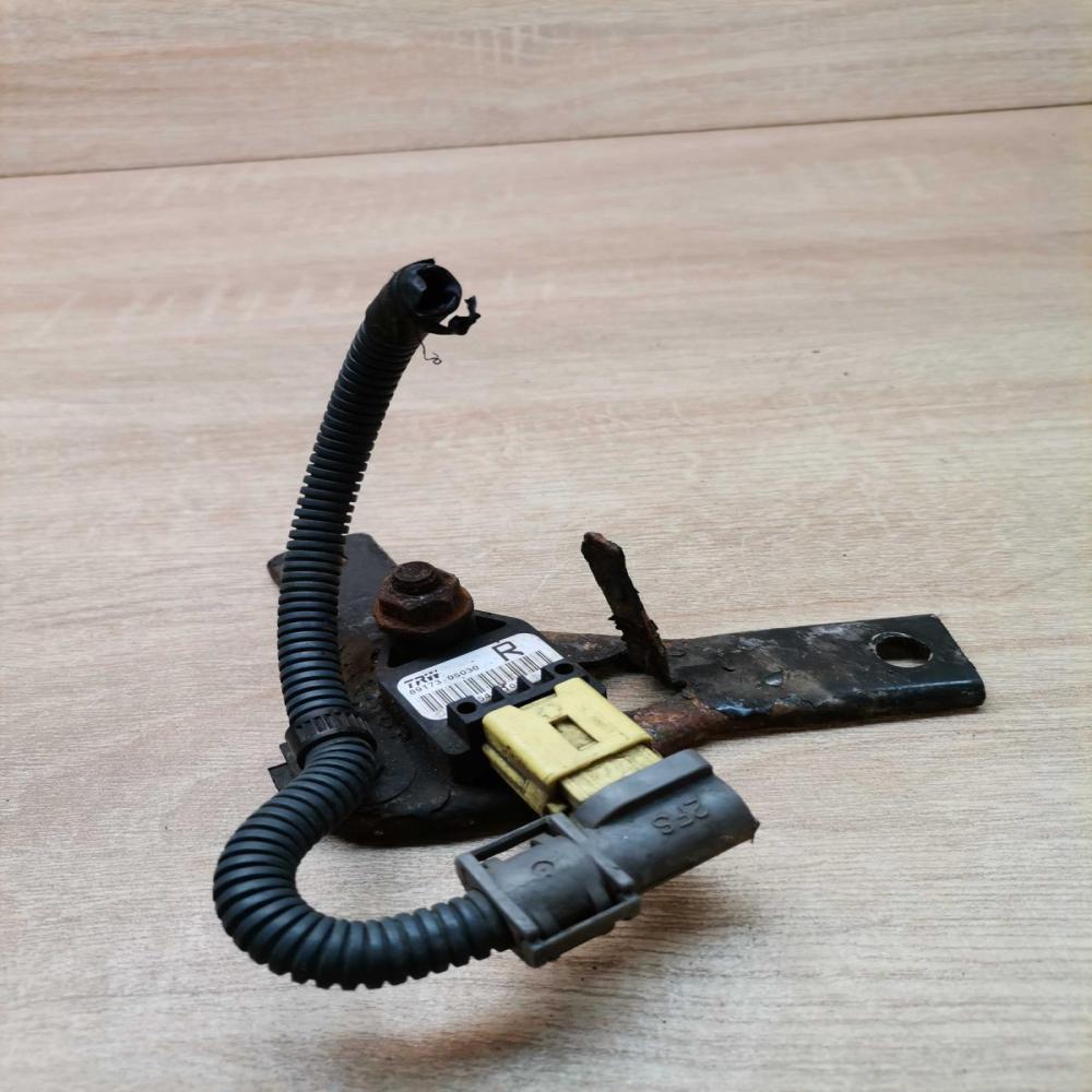 89173 05030 235415101f  Airbag deployment crash/impact sensor Toyota Avensis T25