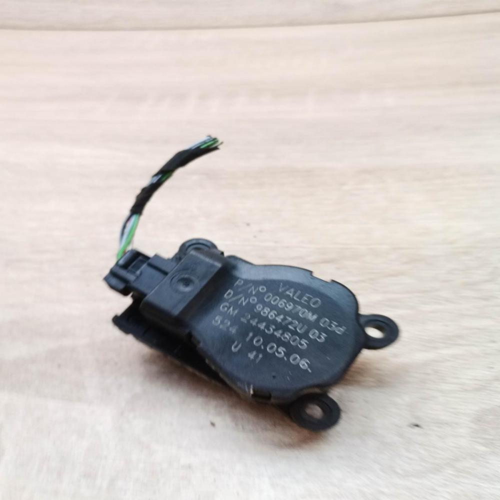 24434805   Air flap motor/actuator Opel Vectra C