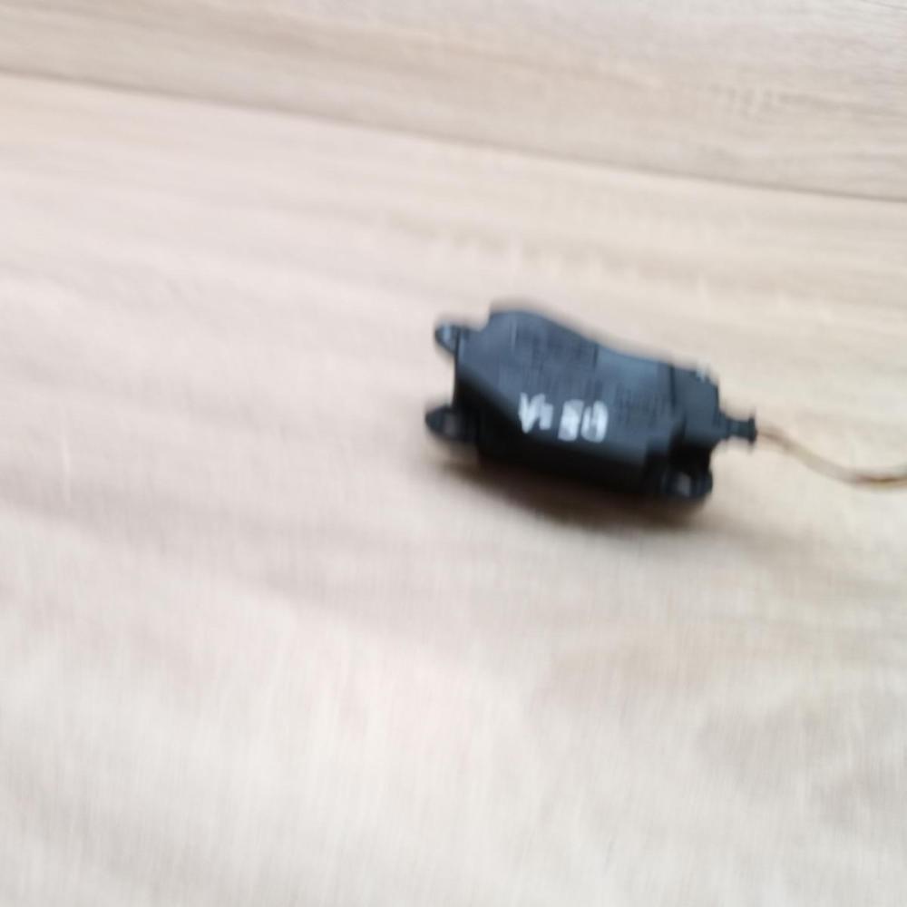 4n5h 19e616 ab   Air flap motor/actuator Volvo V60