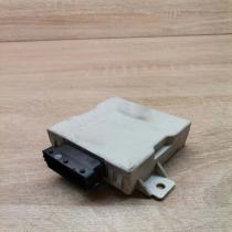 150 696   Window wiper relay Toyota Avensis T250