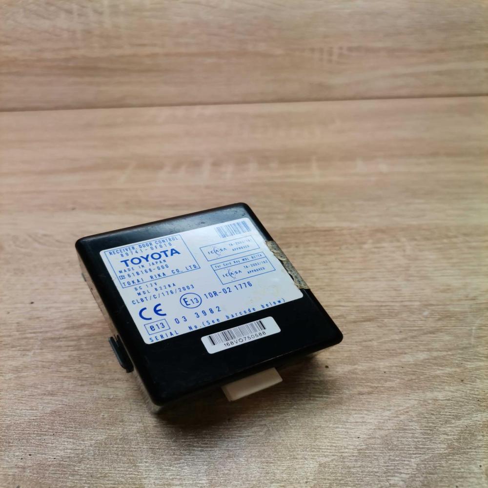 89741 0f010   Door control unit/module Toyota Corolla Verso AR10