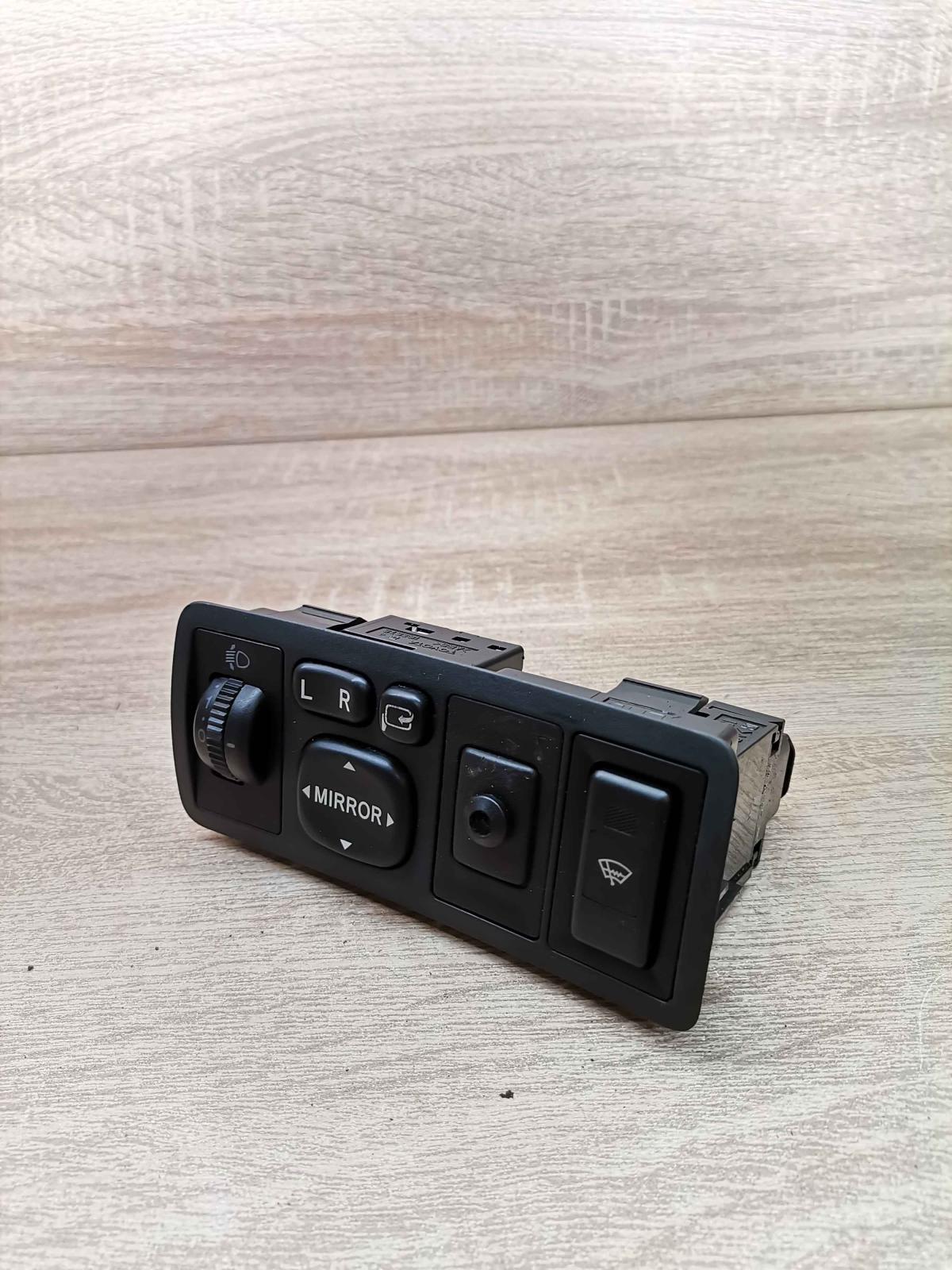 183575   Wing mirror switch Toyota Avensis T250