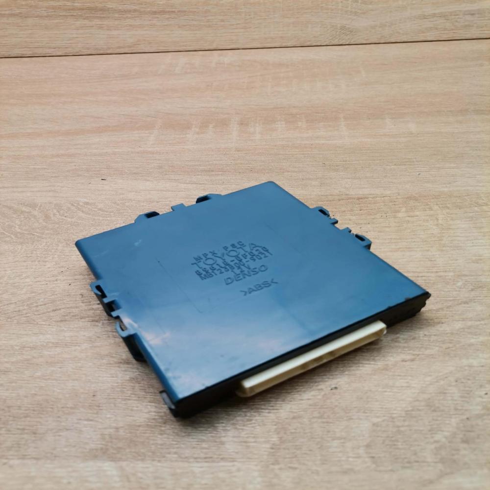89618 0f020   Combustion control unit/module Toyota Corolla Verso AR10