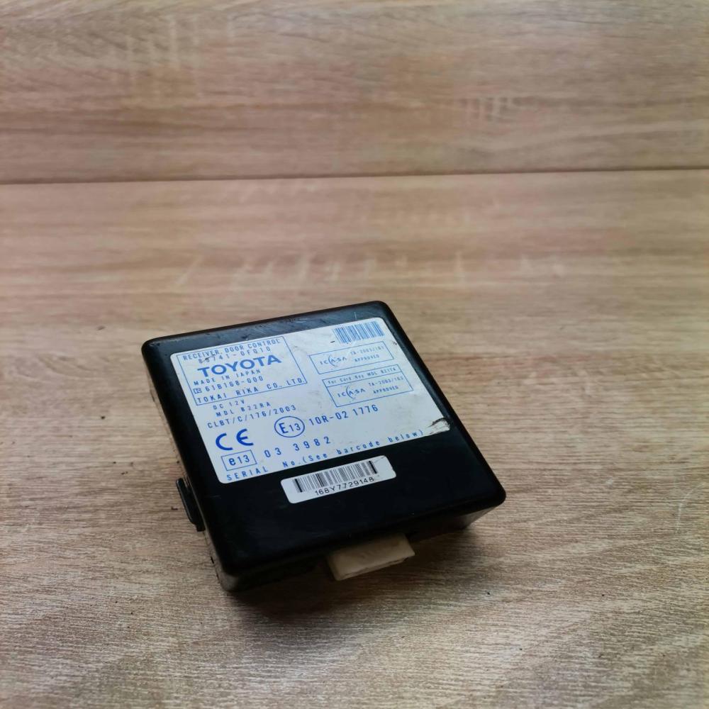 89741 0f010   Door control unit/module Toyota Corolla Verso AR10