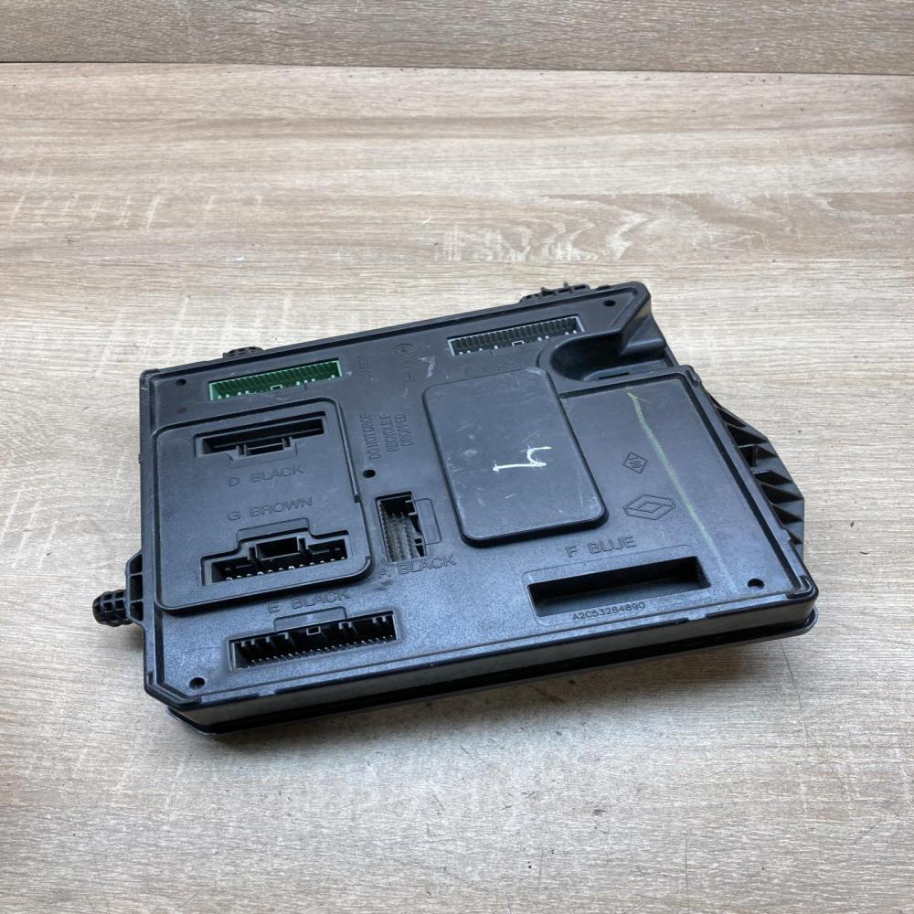 284B15986R   Central body control module Renault Megane III