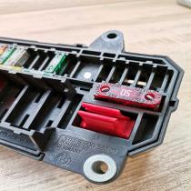 6900583 106887 10  Fuse box set BMW 7 E65 E66