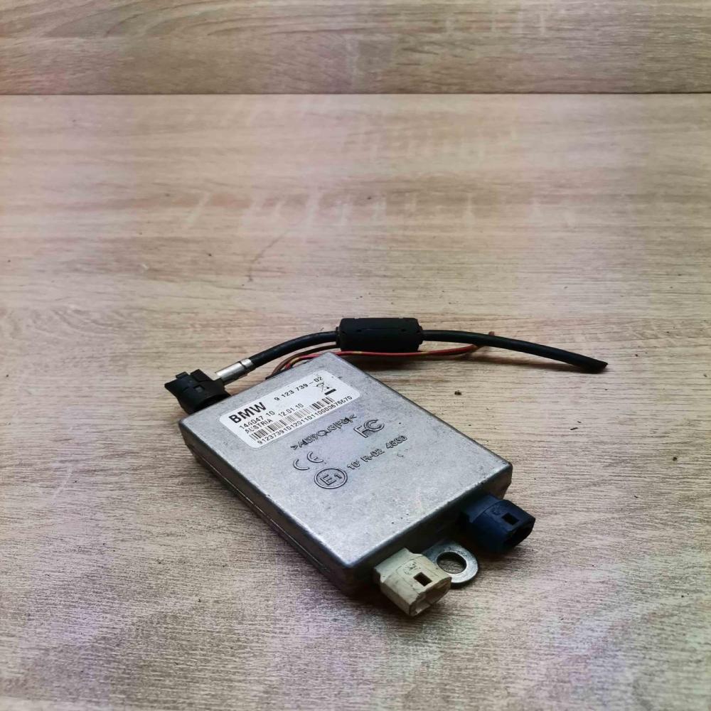 9123739 144047 10  Aerial antenna amplifier BMW 7 F01 F02 F03 F04