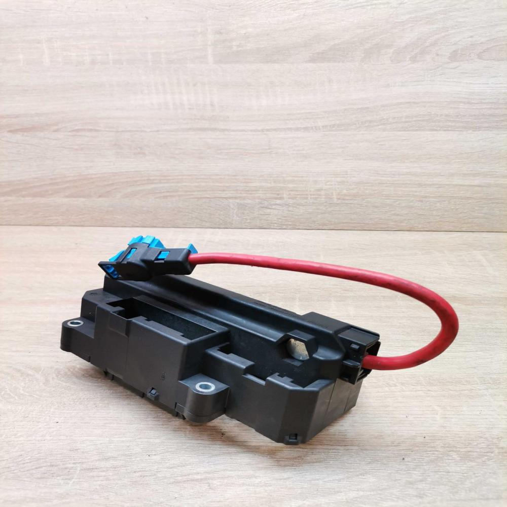 6900583 106887 10  Fuse module BMW 7 E65 E66
