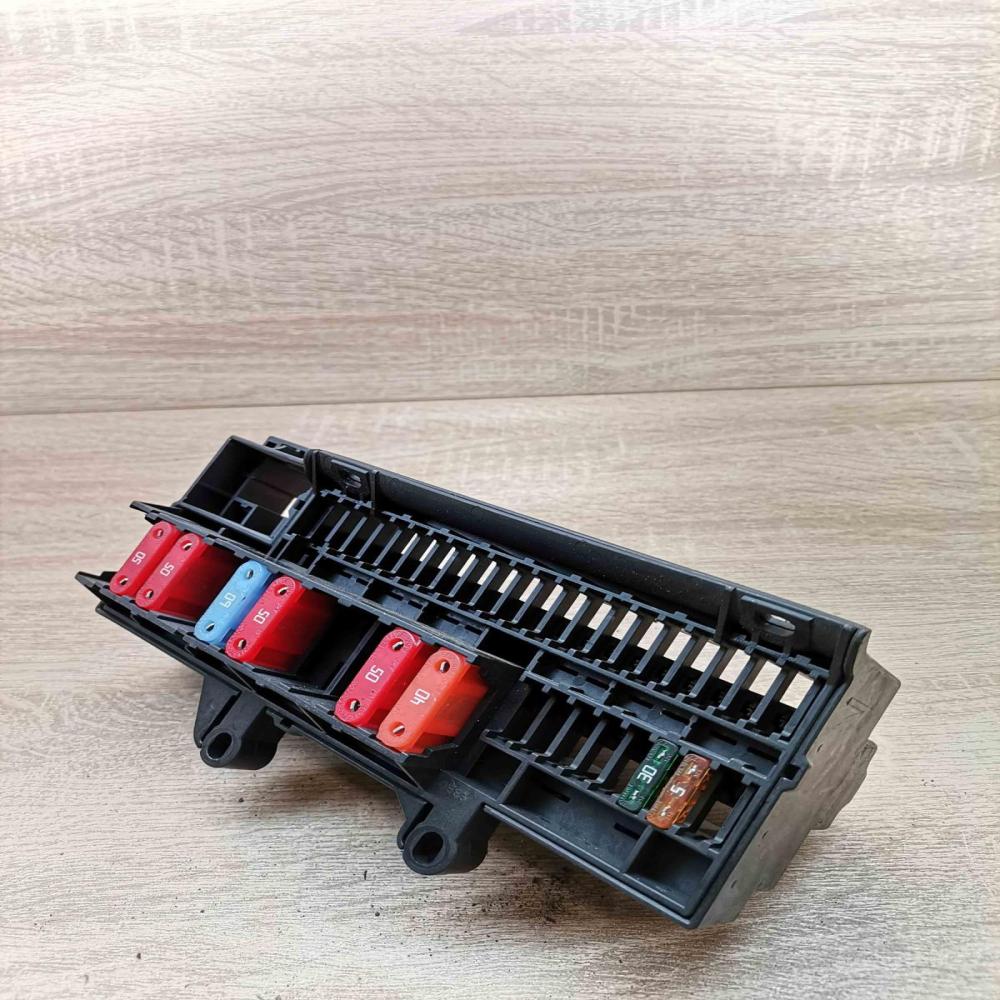 6900582   Fuse module BMW 7 E65 E66