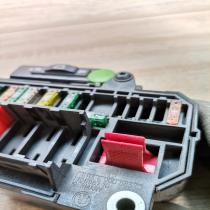 6900583 106887 10  Fuse module BMW 7 E65 E66