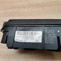 13144711 519068019  Fuse module Opel Signum