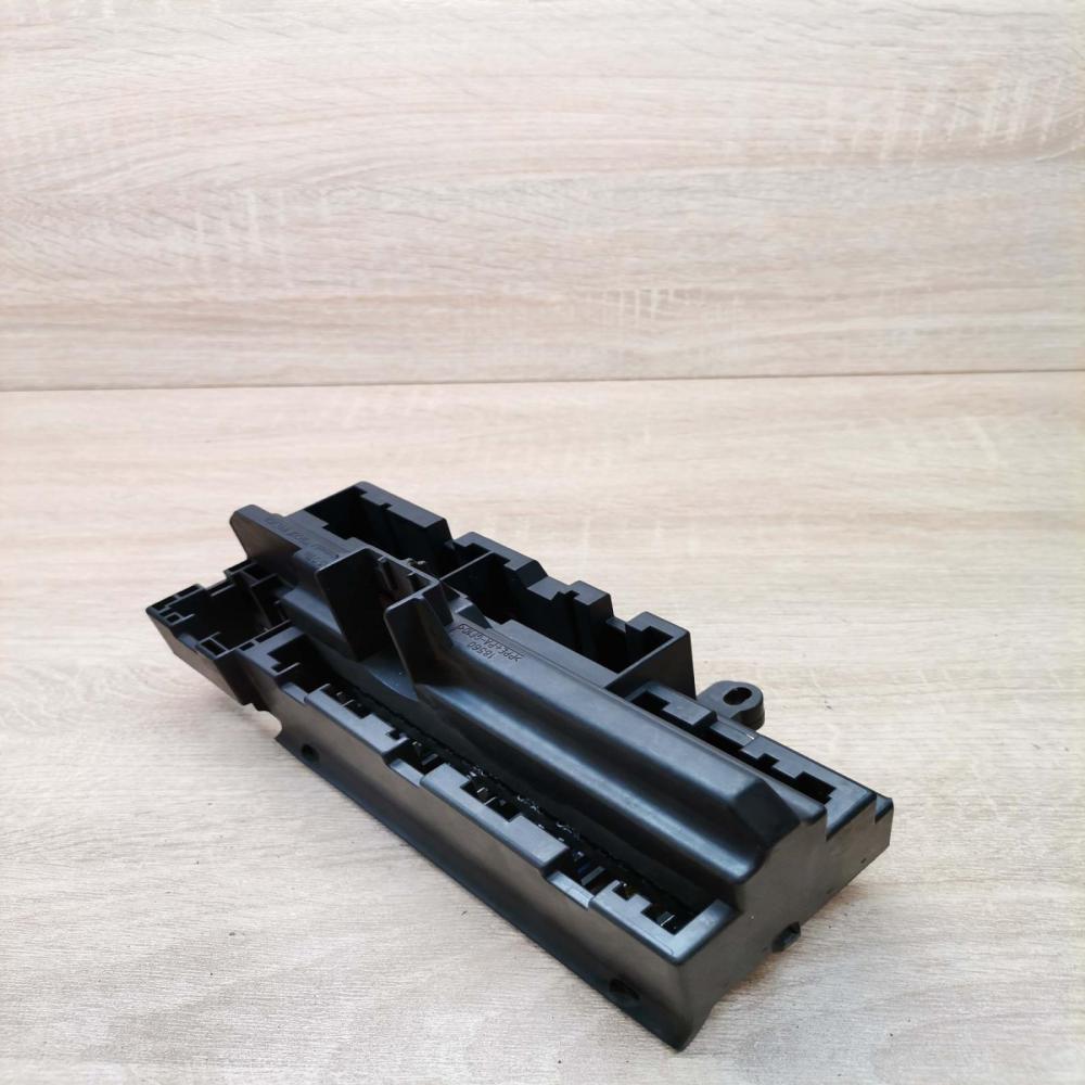 6900582   Fuse module BMW 7 E65 E66