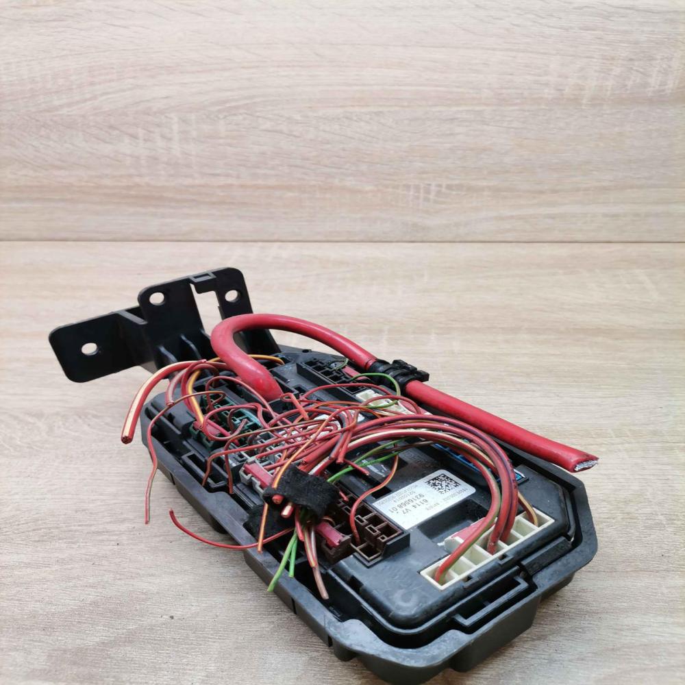 9316568 01 02102014  Fuse module BMW X5 F15