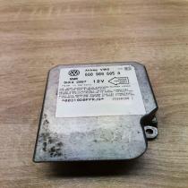 6q0909605a 5wk42867  Airbag deployment crash/impact sensor Volkswagen Golf IV