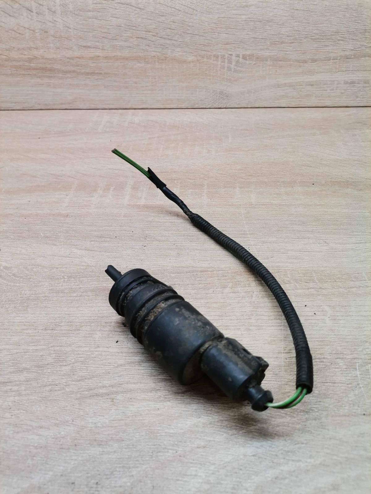 1j0973722   Windscreen/windshield washer pump Volkswagen PASSAT B6