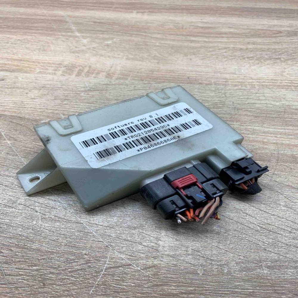 P04686686AE   Sliding door control unit/module Chrysler Voyager