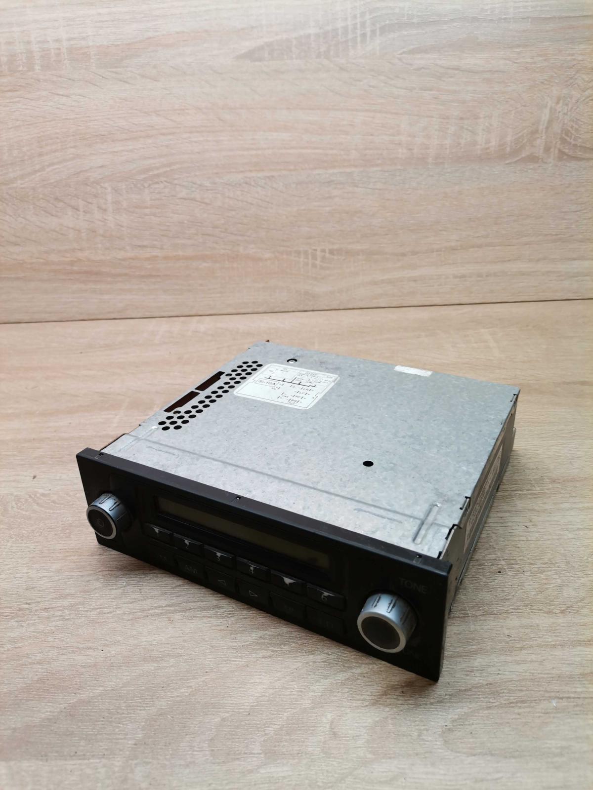 7h0035156   Radio/CD/DVD/GPS head unit Volkswagen Transporter - Caravelle T5