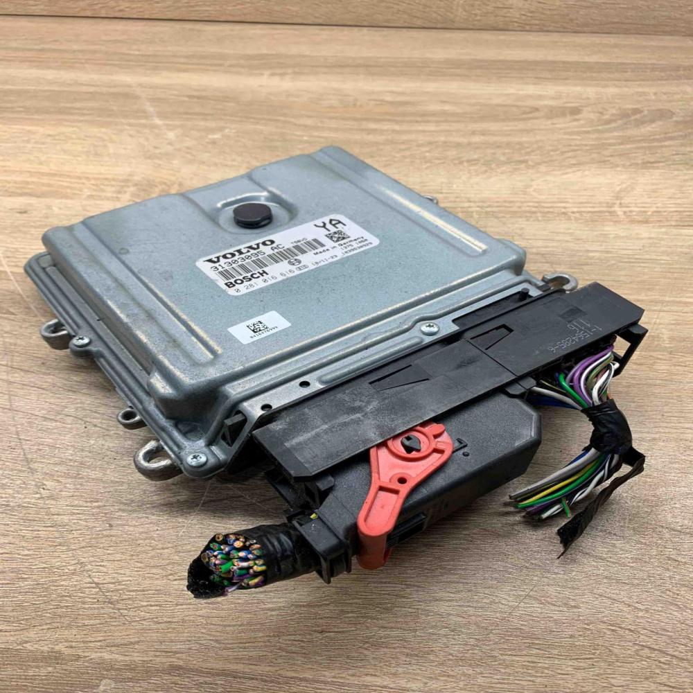 31303095 AC 0281016616  Engine control unit/module ECU Volvo V70