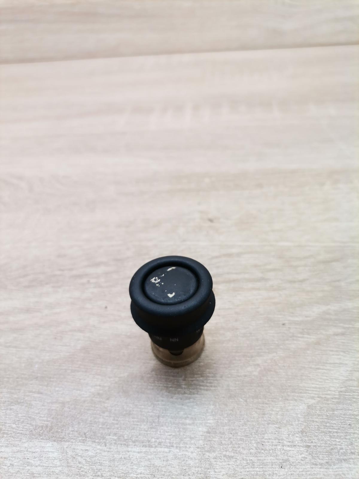 8383214   12 V Socket (front) BMW 5 E39