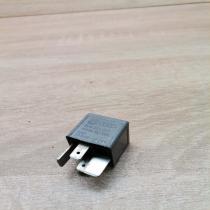 8d0951253 370  Other relay Volkswagen PASSAT B5