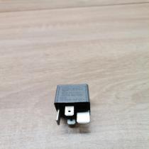 8d0951253 370  Other relay Volkswagen PASSAT B5