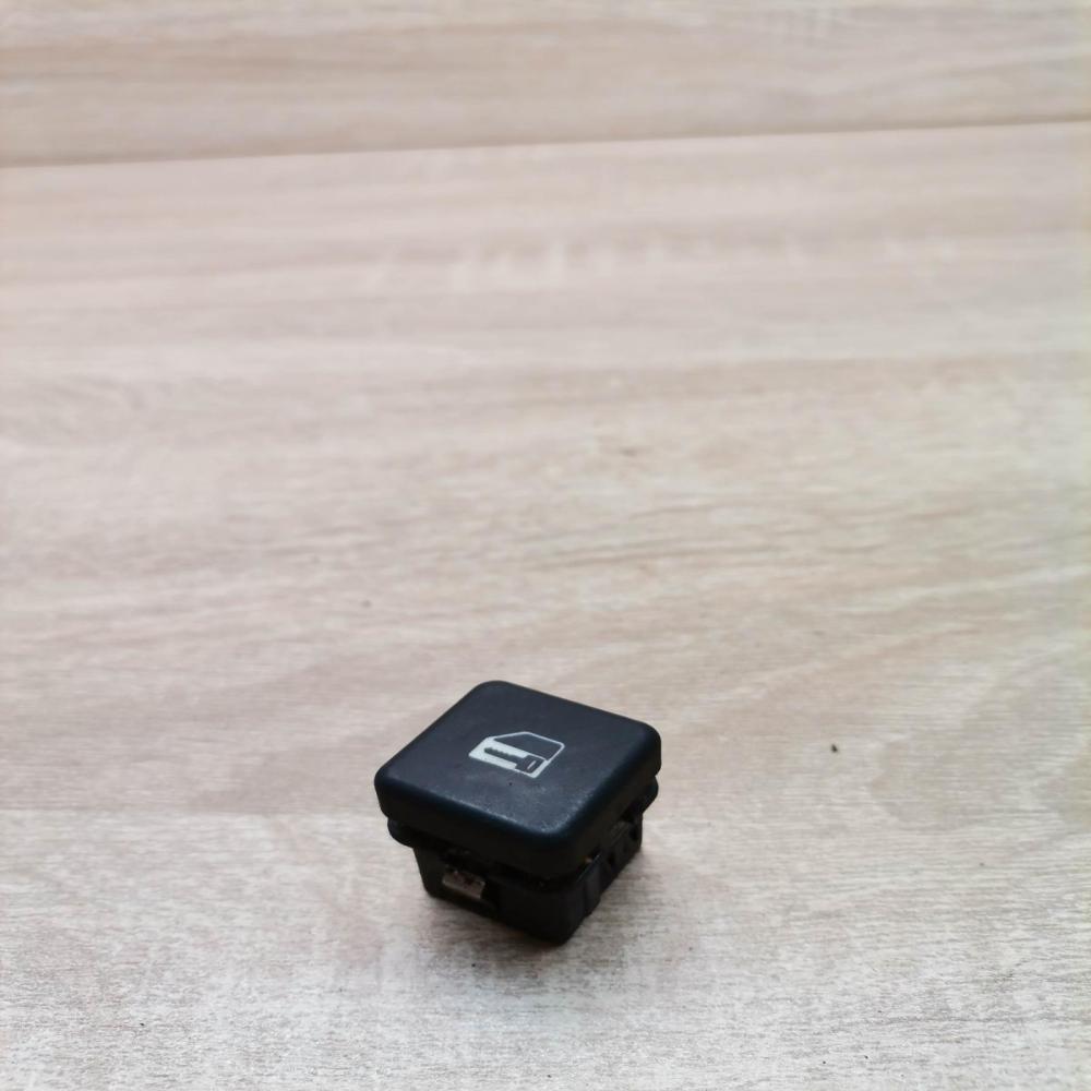 8360828   Central locking switch button BMW 5 E39