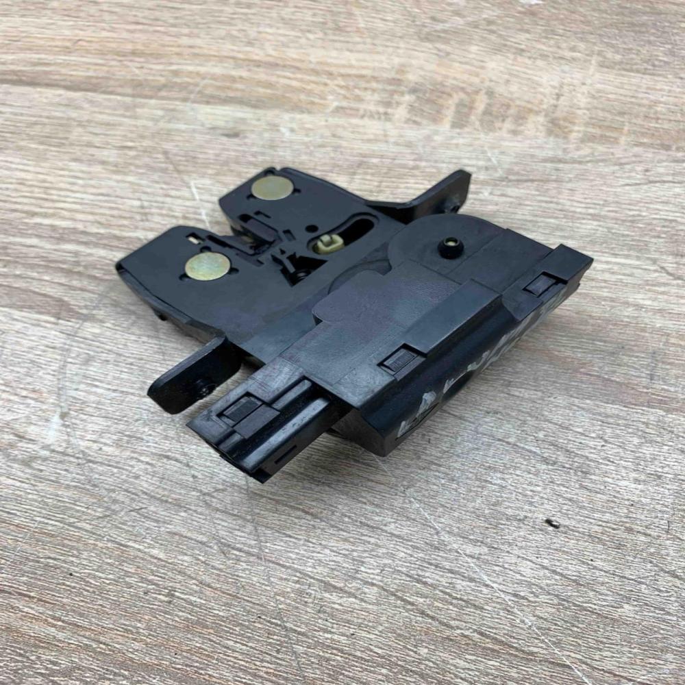 2200000897B   Tailgate/trunk/boot lock/catch/latch Renault Megane II