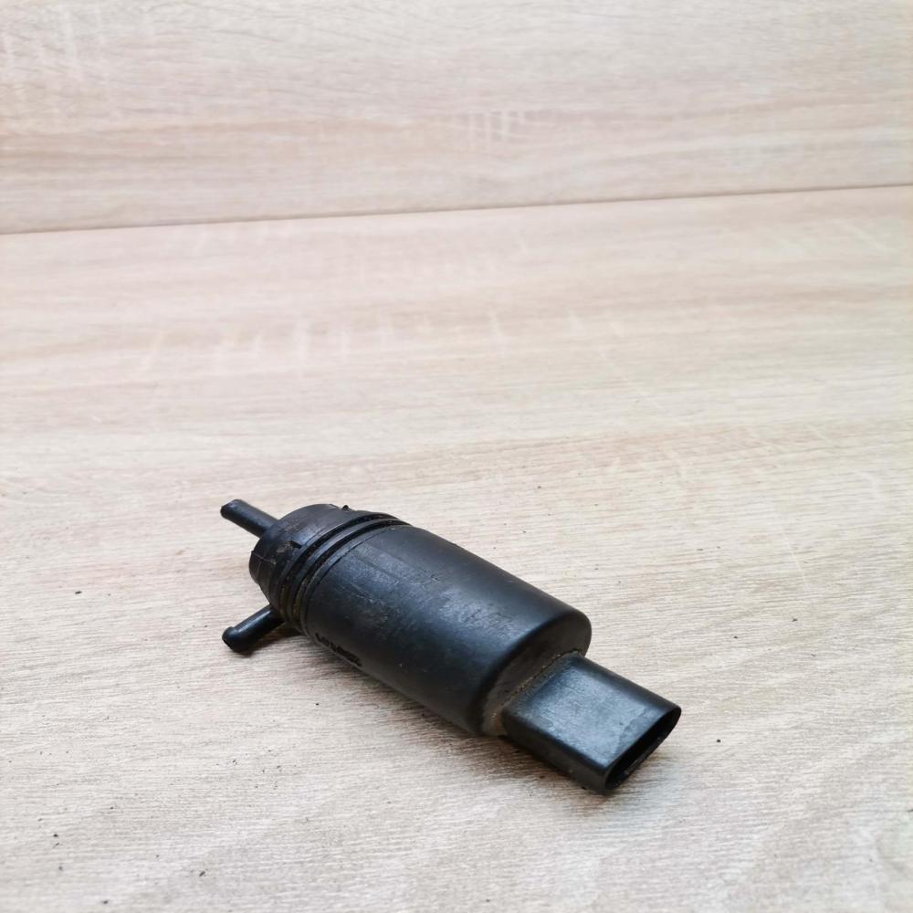 8377612   Windscreen/windshield washer pump BMW 5 E60 E61