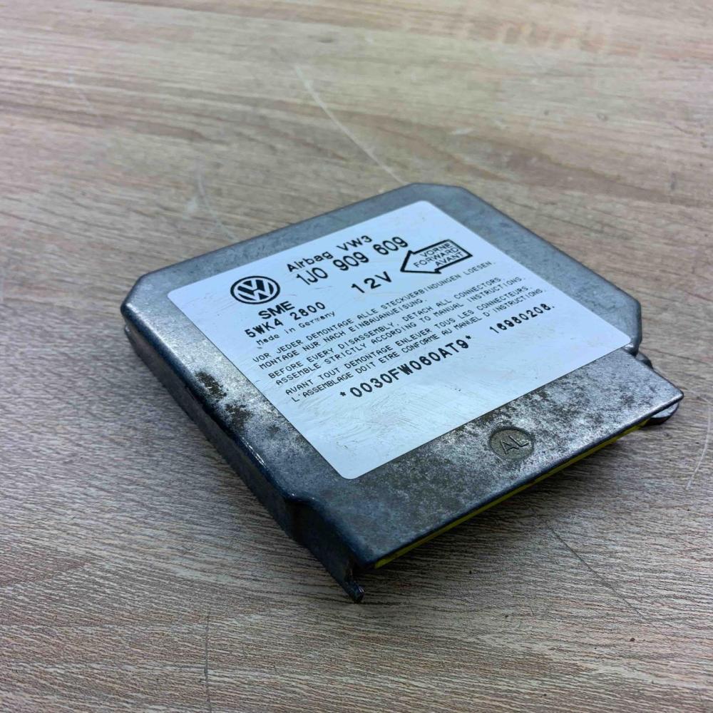 1J0909609   Airbag control unit/module Volkswagen Golf IV