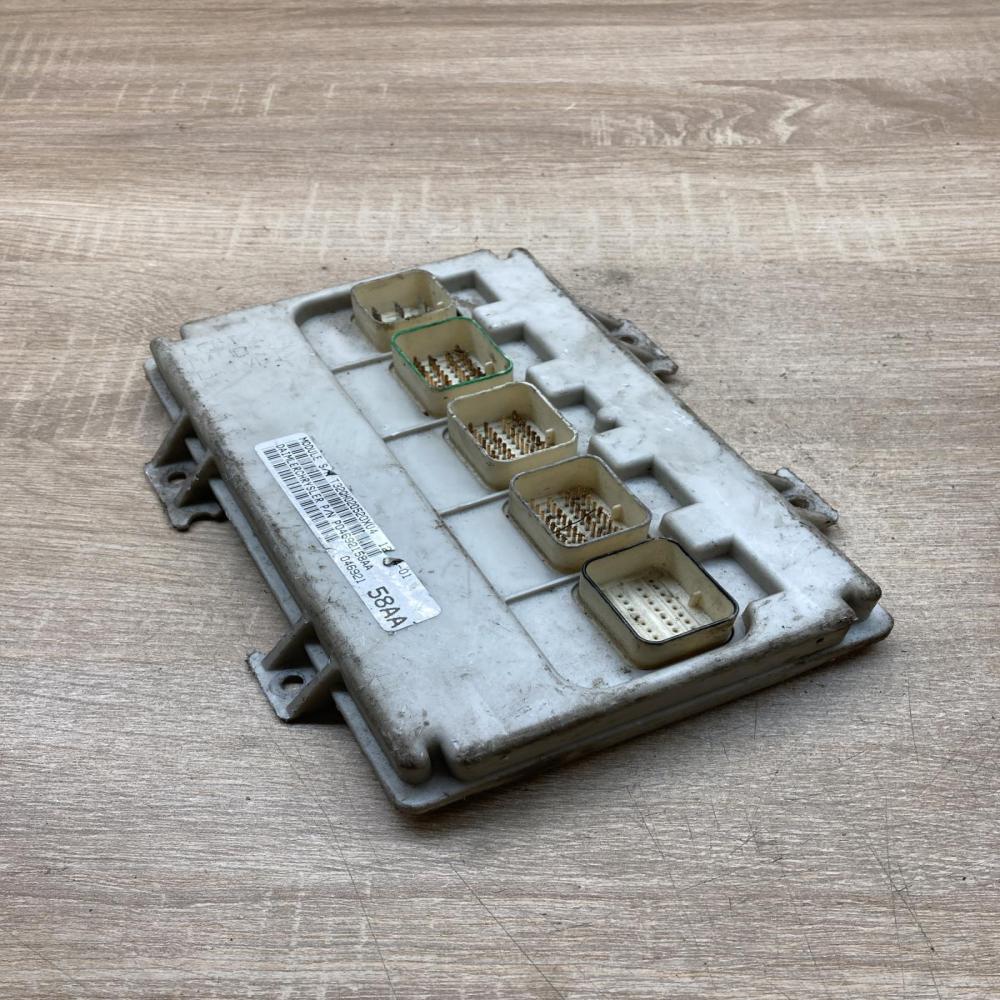 P04692158AA 04692158AA  Central body control module Dodge Grand Caravan